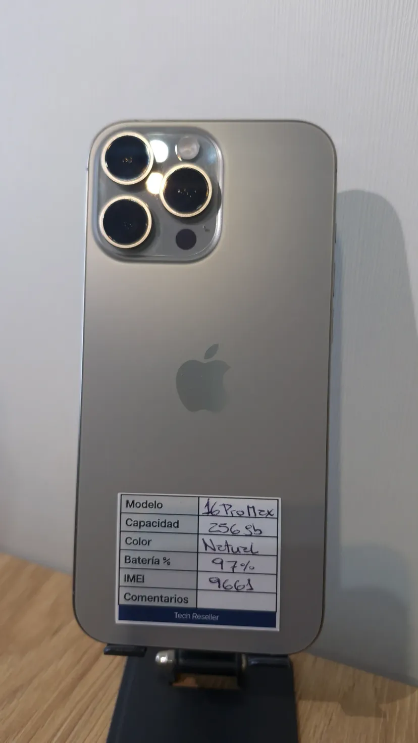 iPhone 16 Pro Max 256 GB Titanio natural usado — foto 1
