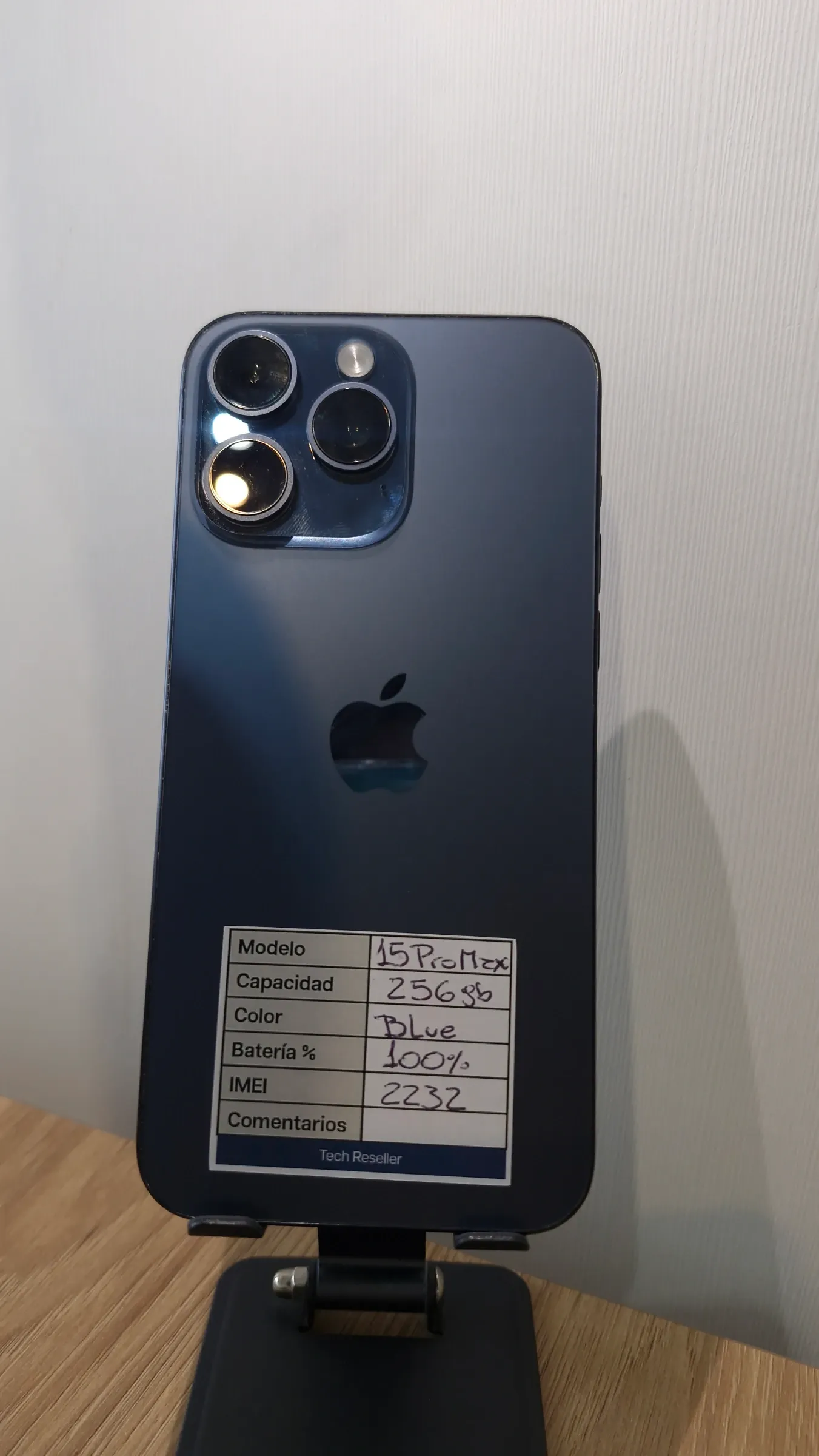 iPhone 15 Pro Max 256 GB Azul usado — foto 1
