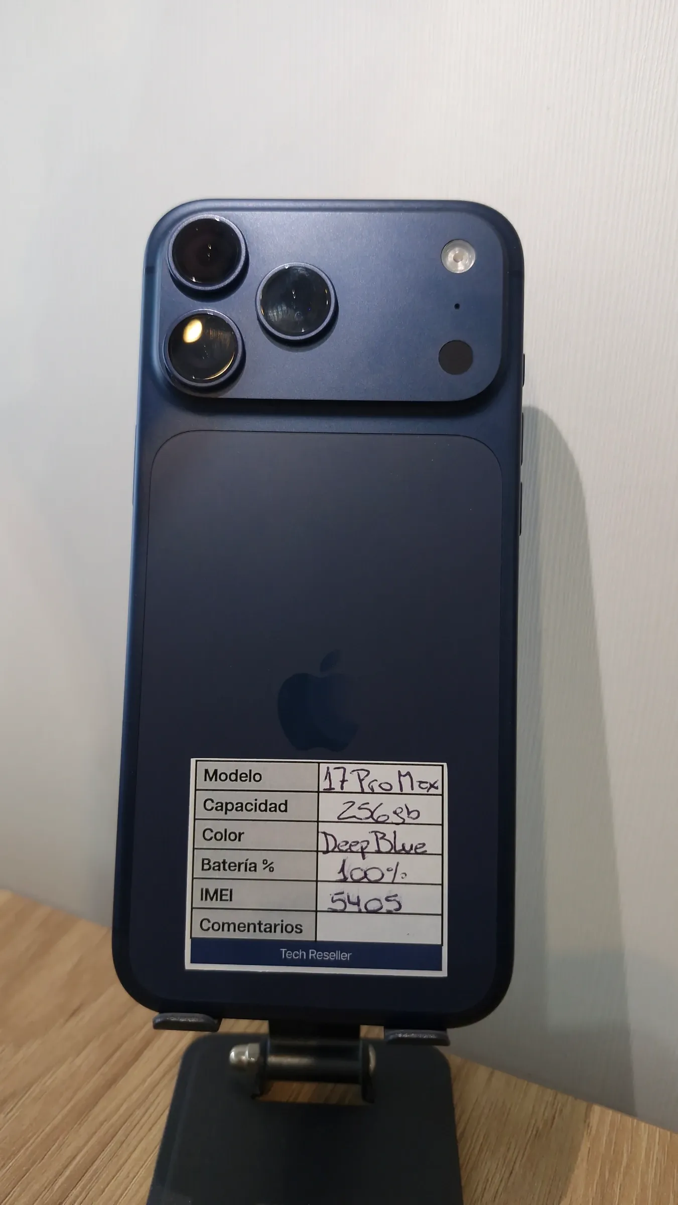 iPhone 17 Pro Max 256 GB Deep Blue usado — foto 1