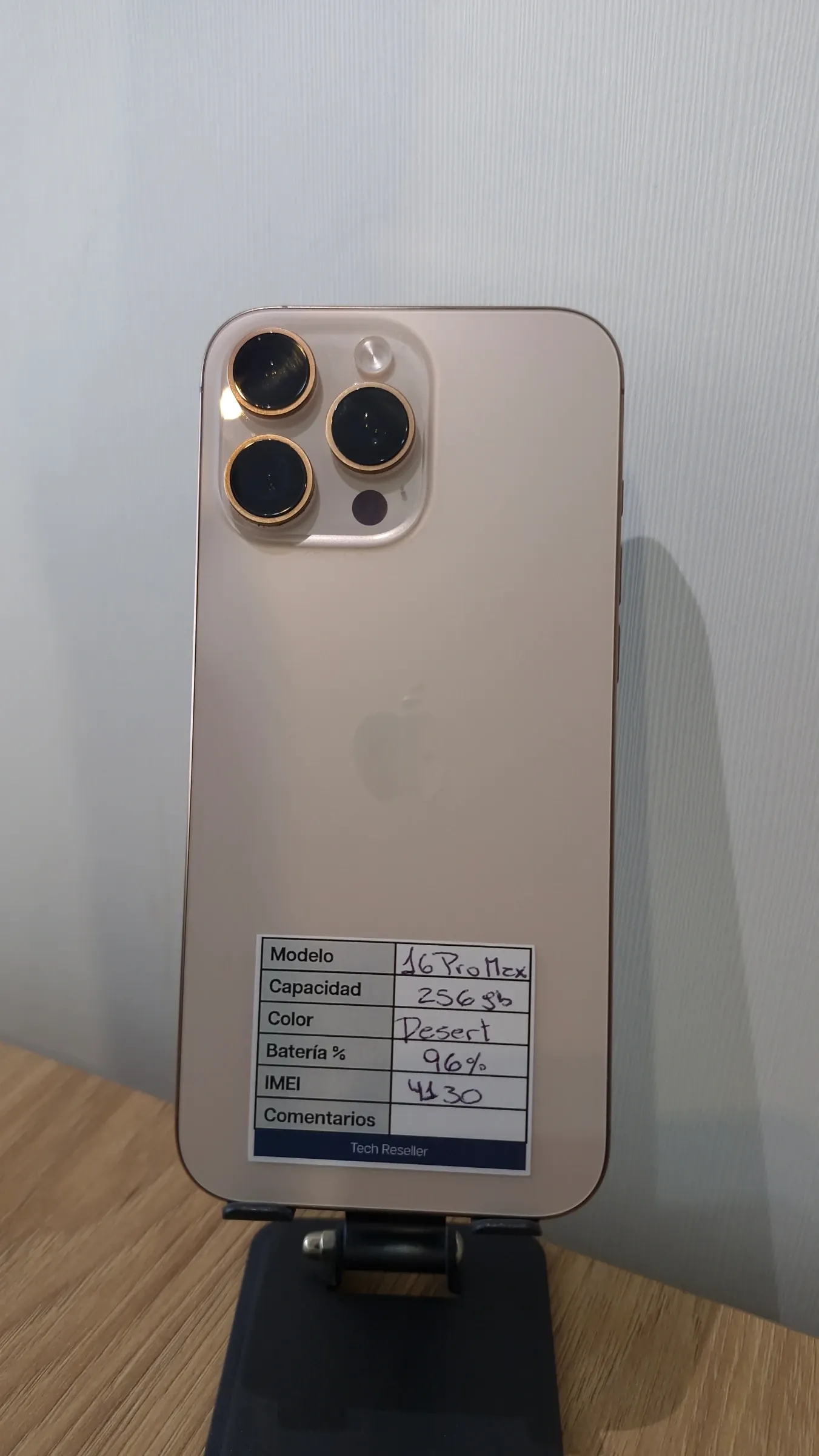 iPhone 16 Pro Max 256 GB Titanio desierto usado — foto 1